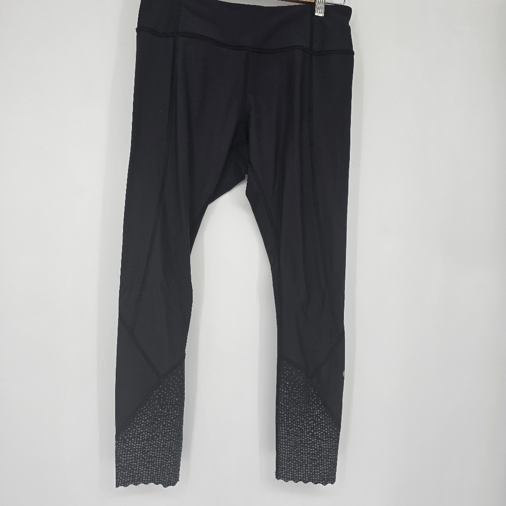 Lululemon black capri sparkle bottom raw hem leggings size 8